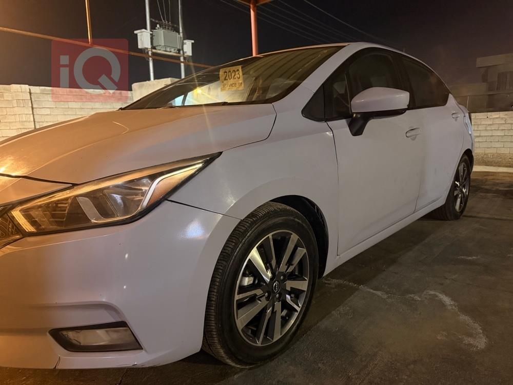 نيسان فيرسا